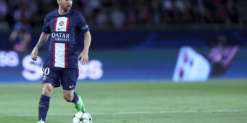 Quanto dinheiro a Adidas paga para Messi usar suas chuteiras