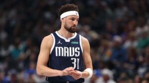 Pai de Klay Thompson demonstra preocupação com o filho, que defende o Dallas Mavericks na NBA.
