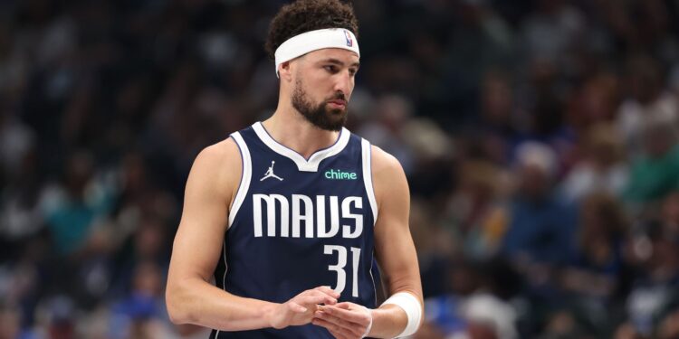 Pai de Klay Thompson demonstra preocupação com o filho, que defende o Dallas Mavericks na NBA.