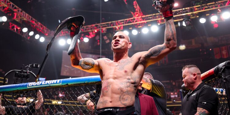Alex Poatan defenderá título no UFC 313.