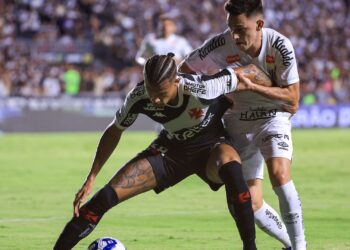 Vasco x Santos no Brasileirão 2025.