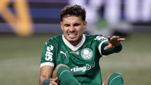 Raphael Veiga abre o jogo após perder pênalti em Corinthians x Palmeiras.