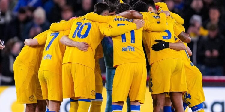 A jornada épica de Leeds United: O retorno à Premier League em 'Take Us Home'