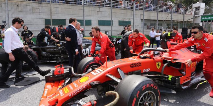 Ex-Ferrari pode iniciar função na Aston Martin a qualquer momento
