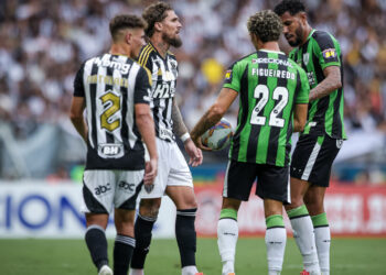 Qual foi o time que mais sofreu gols na história do Brasileirão
