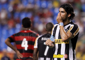 O jogador que mais vezes mudou de clube no futebol