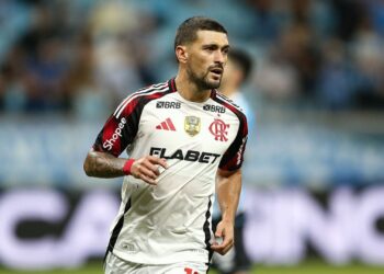 Giorgian de Arrascaeta, do Flamengo, durante partida contra o Grêmio