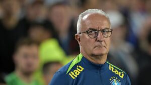 Dorival Júnior, ex-treinador da Seleção Brasileira, durante partida contra a Argentina