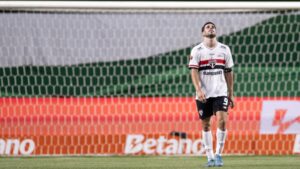 Jonathan Calleri, do São Paulo, em partida contra o Palmeiras, pelo Paulistão 2025