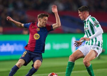 Lance de partida entre Barcelona e Real Betis