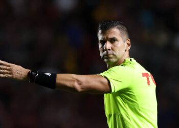 Bruno Arleu de Araújo, árbitro brasileiro, durante partida entre Sport e Palmeiras