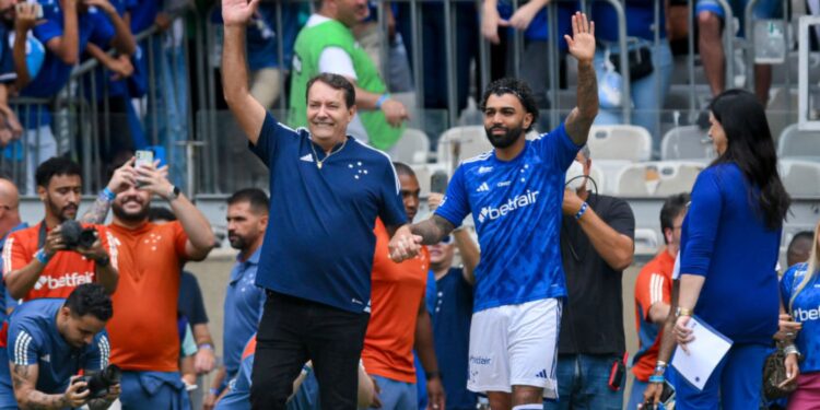 Pedro Lourenço na apresentação de Gabigol no Cruzeiro