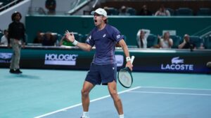 Alex de Minaur após vitória sobre João Fonseca