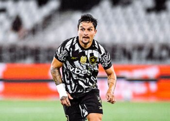 Arthur, atacante do Botafogo