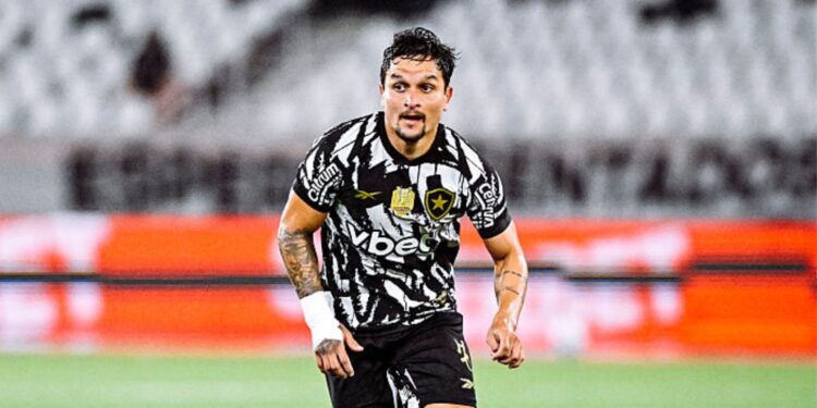 Arthur, atacante do Botafogo
