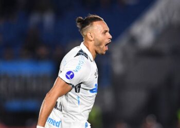 Braithwaite, atacante do Grêmio
