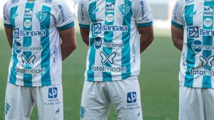 Uniforme de 2023 do Paysandu com patrocínio da Fatal Model