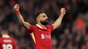 Salah com a camisa do Liverpool