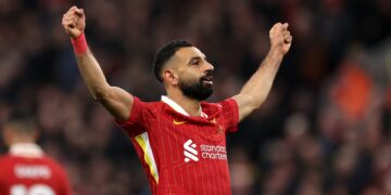 Salah com a camisa do Liverpool