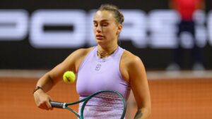 Sabalenka durante derrota em Stuttgart