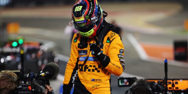 Piastri comemora pole no GP do Bahrein