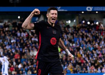 Lewandowski comemora gol do Barcelona
