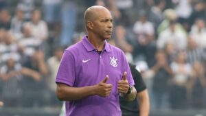 Orlando Ribeiro, treinador interino do Corinthians