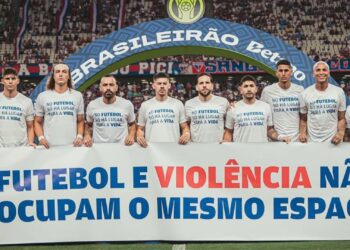 Fortaleza homenageia vitimas da confusão no Chile
