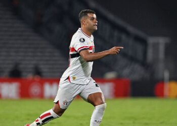 Alisson marcou o único gol da vitória do São Paulo