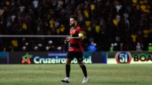 Lucas Lima em ação contra o Palmeiras