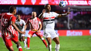 Lance de partida entre São Paulo e Náutico