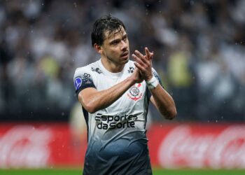 Ángel Romero, do Corinthians, comemora gol marcado contra o Racing-URU, em jogo da Sul-Americana