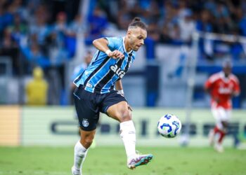 Martin Braithwaite, do Grêmio, durante partida contra o Internacional