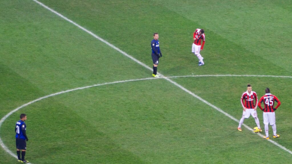 Como as rivalidades moldam o futebol atual