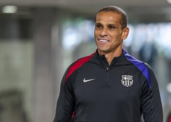 Ele jogou em 32 clubes diferentes! Descubra quem é