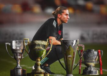 Filipe Luís está prestes a igualar feito histórico de Jorge Jesus no Flamengo!