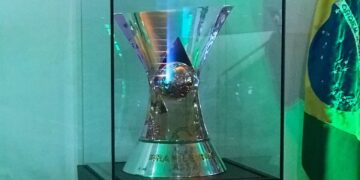 Ele é o jogador de futebol mais rico do Brasileirão