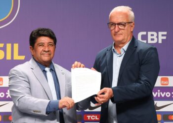 CBF coloca campeão da Premier League no radar para assumir a Seleção Brasileira.