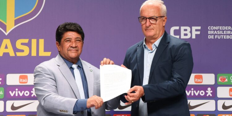 CBF coloca campeão da Premier League no radar para assumir a Seleção Brasileira.