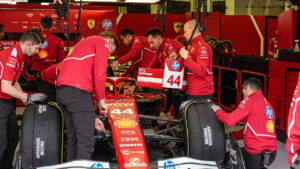 Quanto dinheiro uma equipe gasta por ano na Fórmula 1?