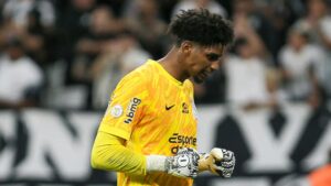 Hugo Souza fala sobre Dorival Jr.