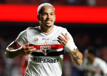 Luciano decide pelo São Paulo na Copa do Brasil.