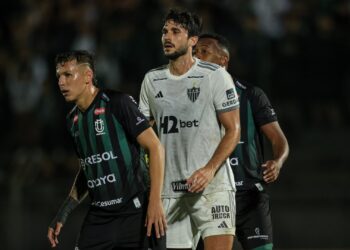 Maringá gera polêmica sobre lance contra o Atlético-MG.