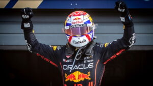 O piloto que mais venceu corridas pela Red Bull