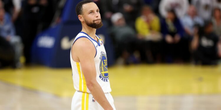 Stephen Curry precisará de 'milagre' com os Warriors na NBA.
