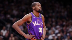 Kevin Durant no Phoenix Suns pela NBA.