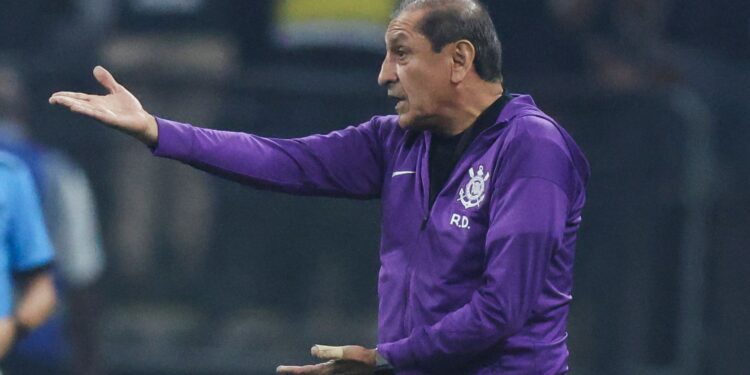 Ramón Díaz, técnico do Corinthians.