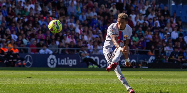 Como aumentar a força do seu chute no futebol