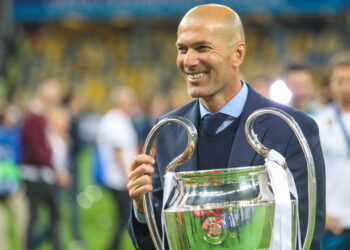 Zinedine Zidane e a transação milionária que mudou o futebol