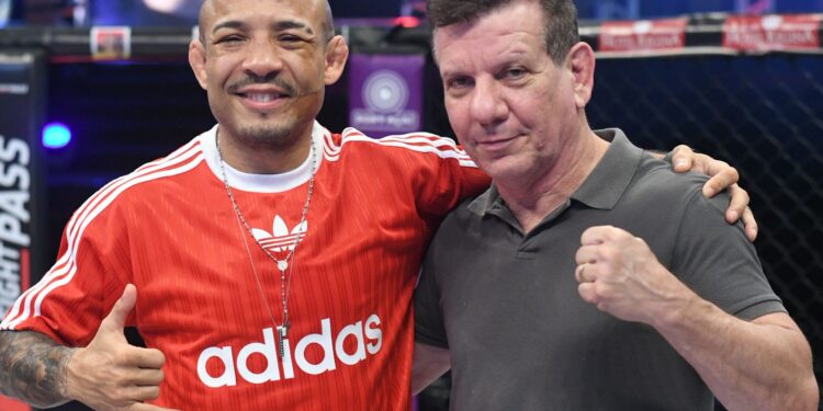 José Aldo ao lado de seu mentor, Dedé Pederneiras - Foto: João Baptista